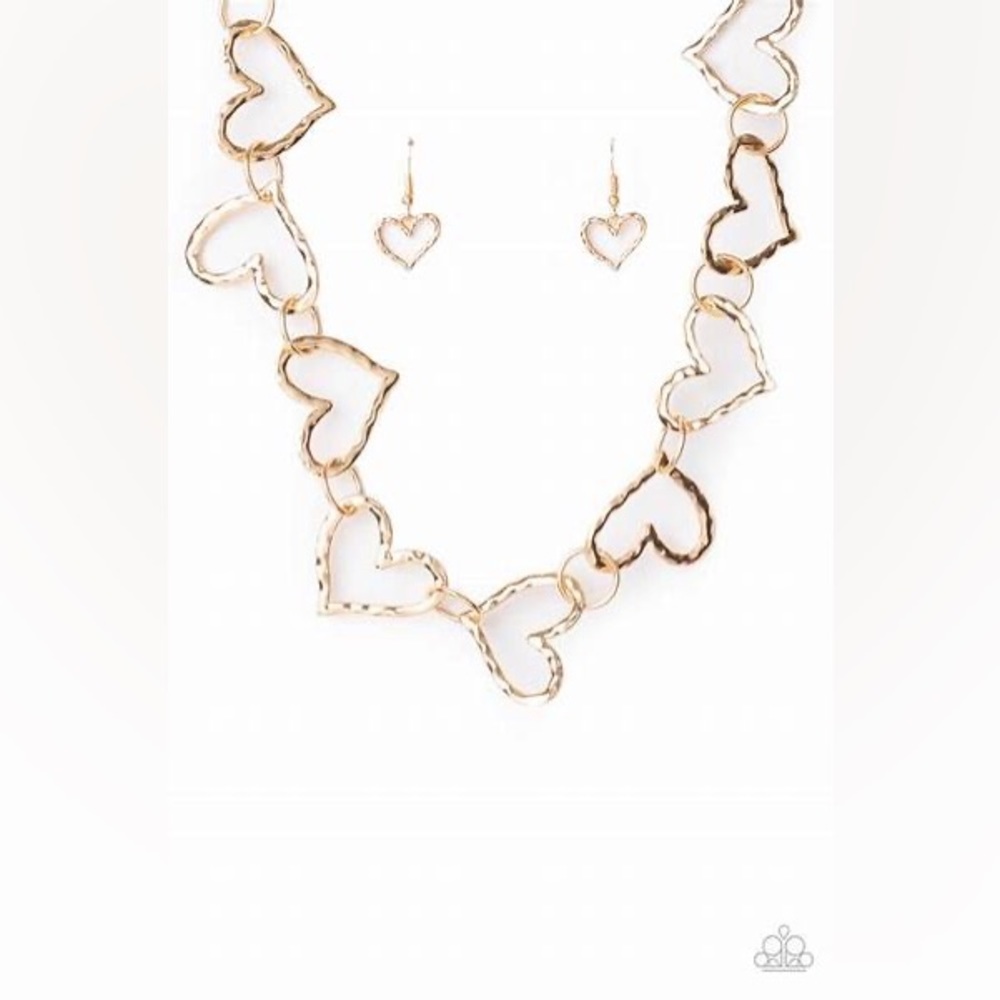 Short gold heart necklace*